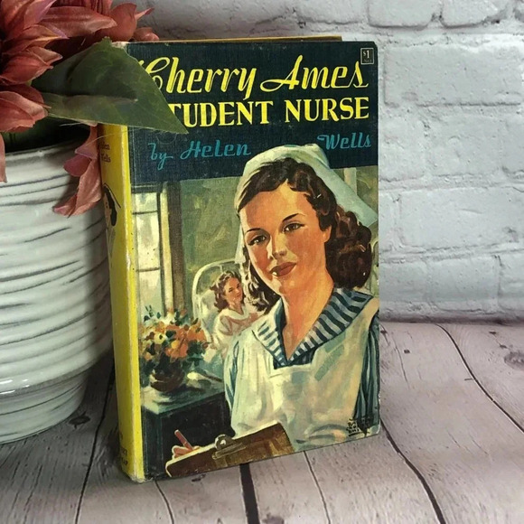 Vintage Cherry Ames student nurse - Picture 2 of 9
